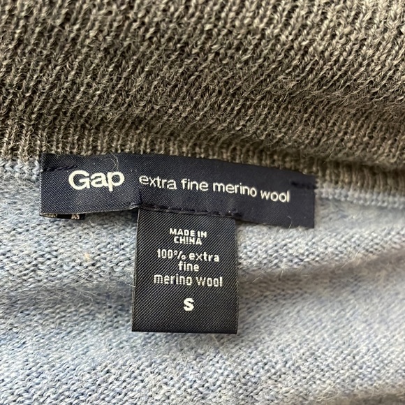 Gap Extra Fine Merino Wool Sweater - Picture 2 of 8